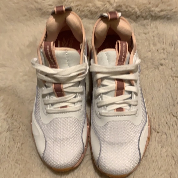 Ladies Reebok - Picture 2 of 6